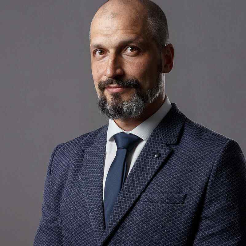 https://beta.glowwell.com/wp-content/uploads/2019/10/inner_team_01-1.jpg