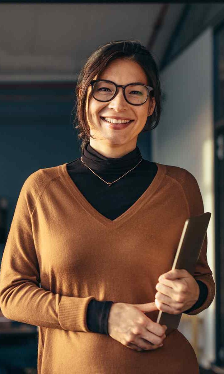 https://beta.glowwell.com/wp-content/uploads/2019/10/inner_team_01-720x1200.jpg